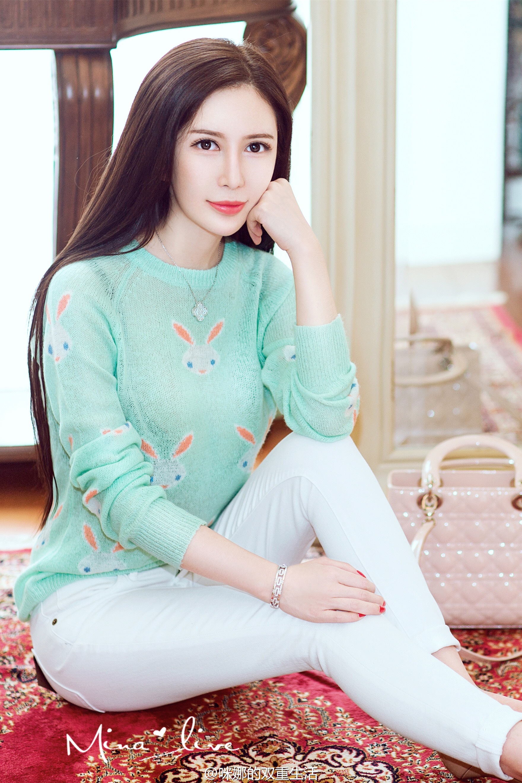 咪娜Mina 气质女神私房照诱惑写真图
