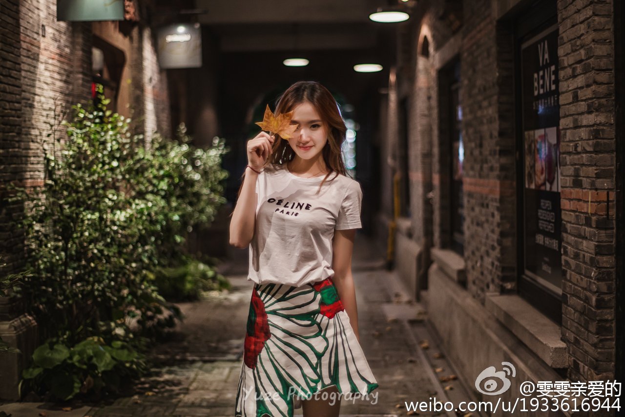 吴丽雯 气质车模私房照诱惑写真图