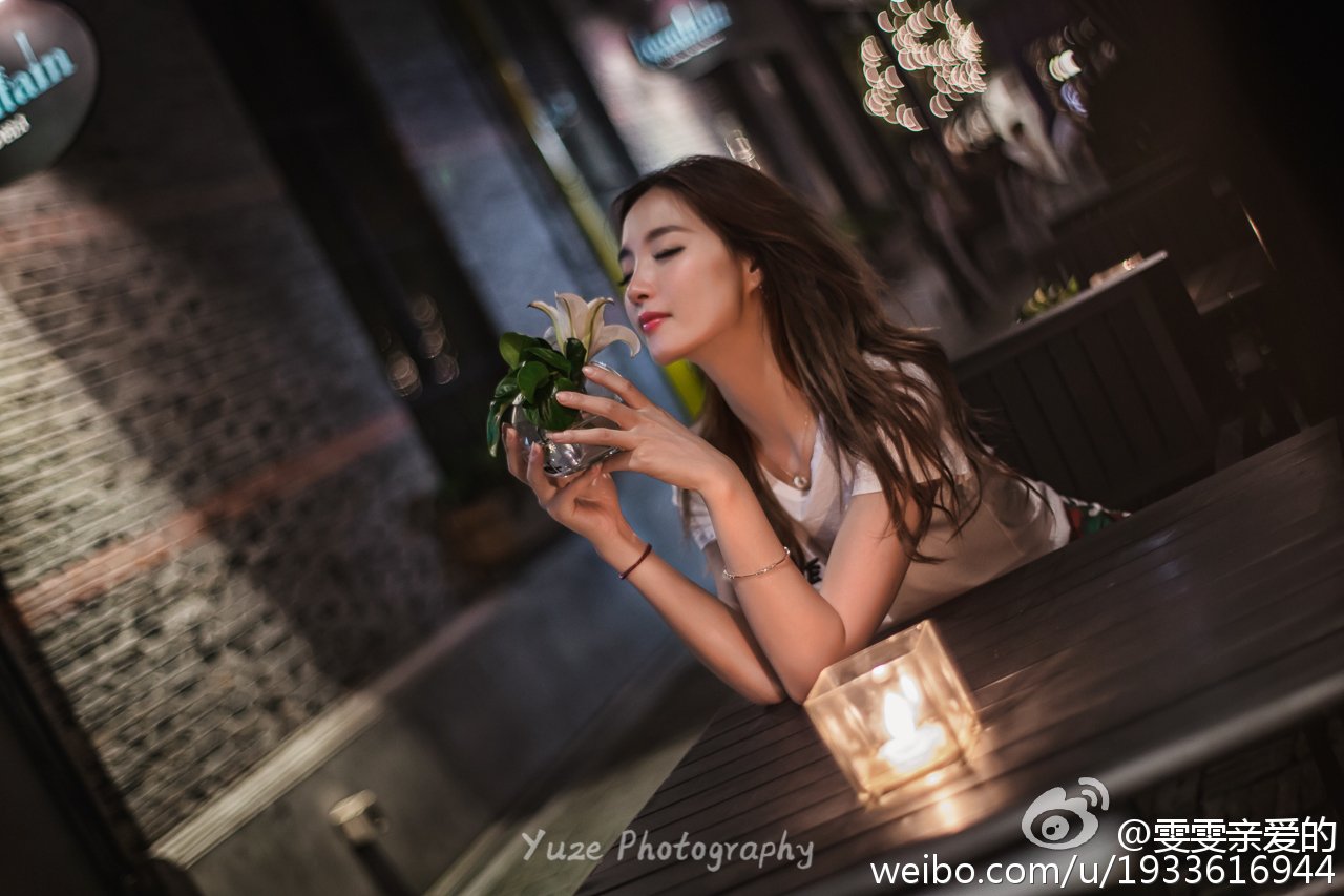 吴丽雯 气质车模私房照诱惑写真图