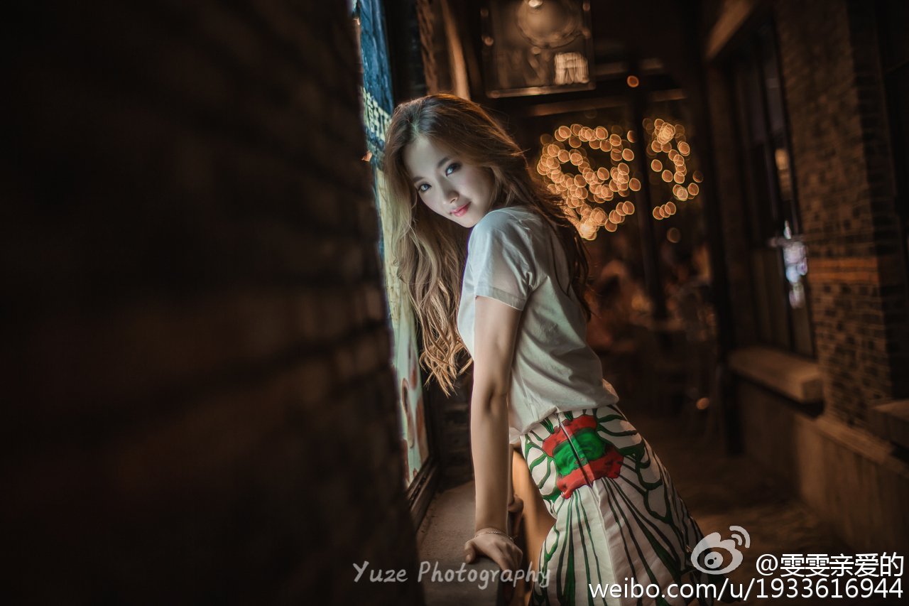 吴丽雯 气质车模私房照诱惑写真图