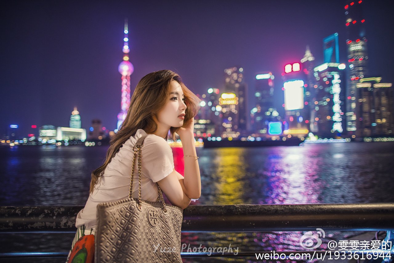 吴丽雯 气质车模私房照诱惑写真图