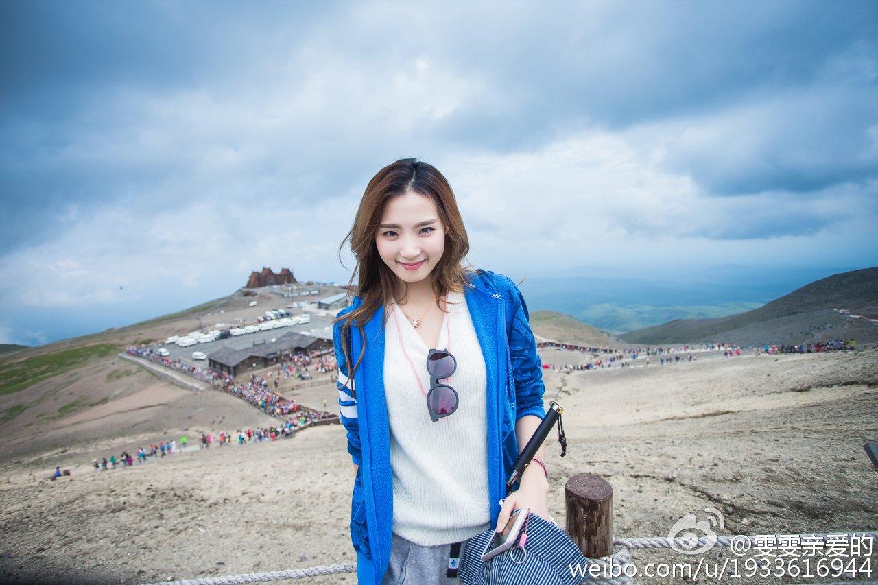 吴丽雯 气质车模私房照诱惑写真图