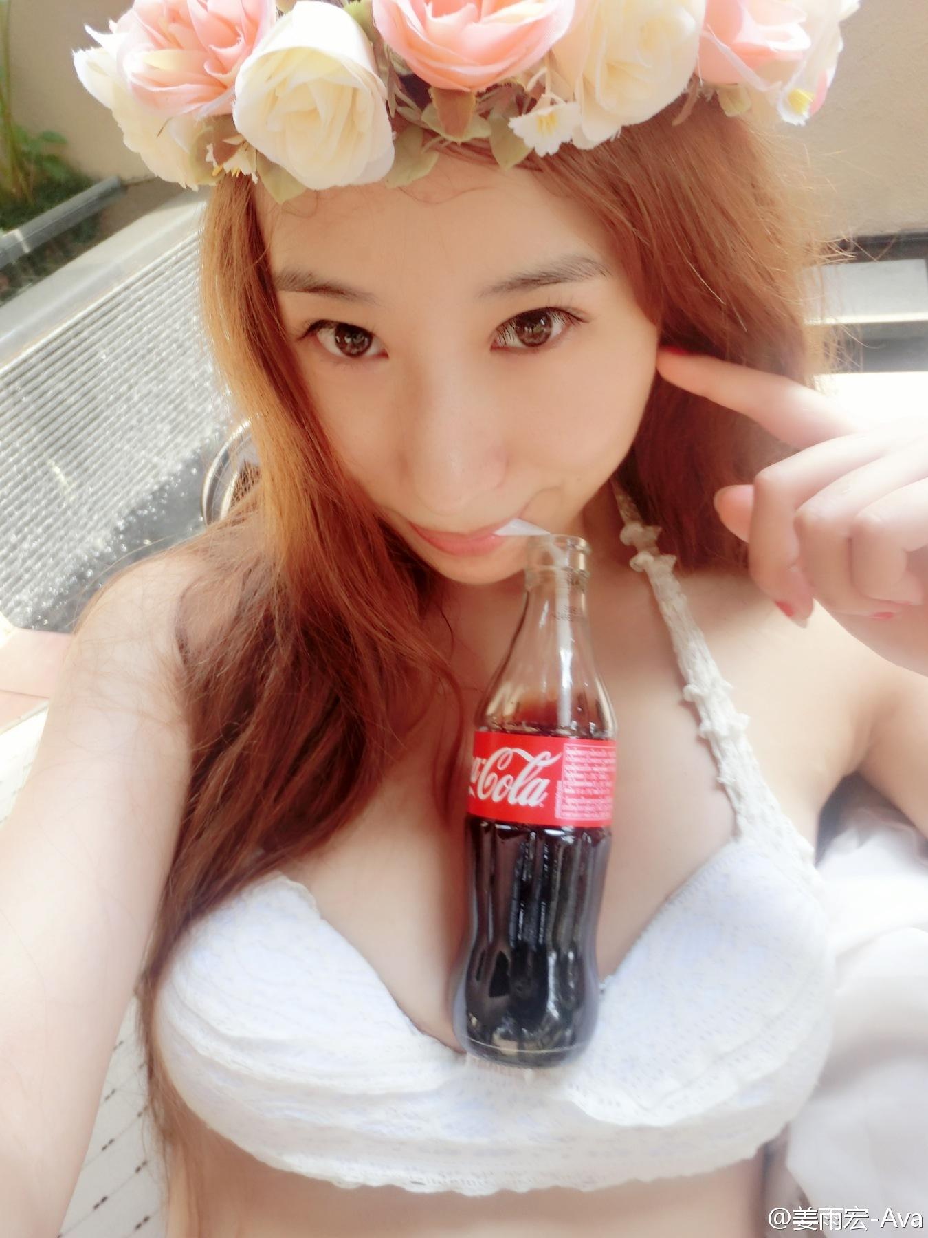 姜雨宏Ava 性感火辣比基尼美图