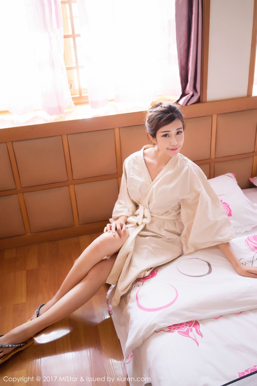 颜值美女小蕾蕾 黄色长裙蓝色吊带