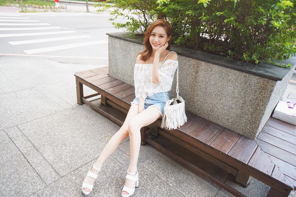 陈玟予 白皙美腿甜美脸蛋超迷人!!
