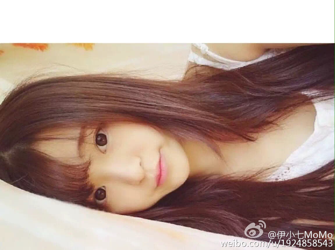 伊小七MoMo 清新养眼萝莉私房照诱惑写真图