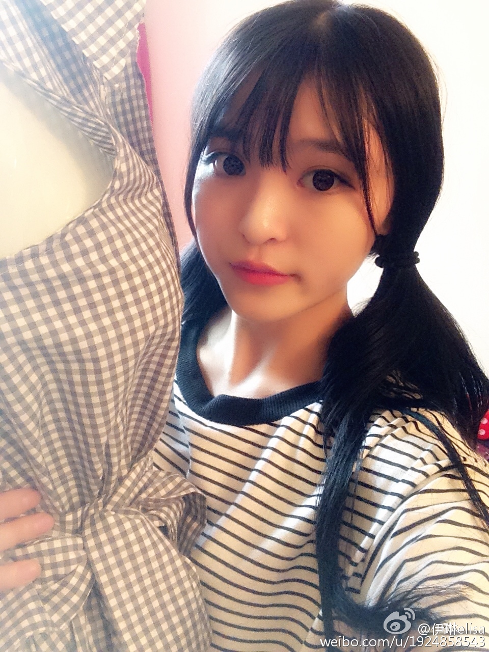 伊小七MoMo 清新养眼萝莉私房照诱惑写真图