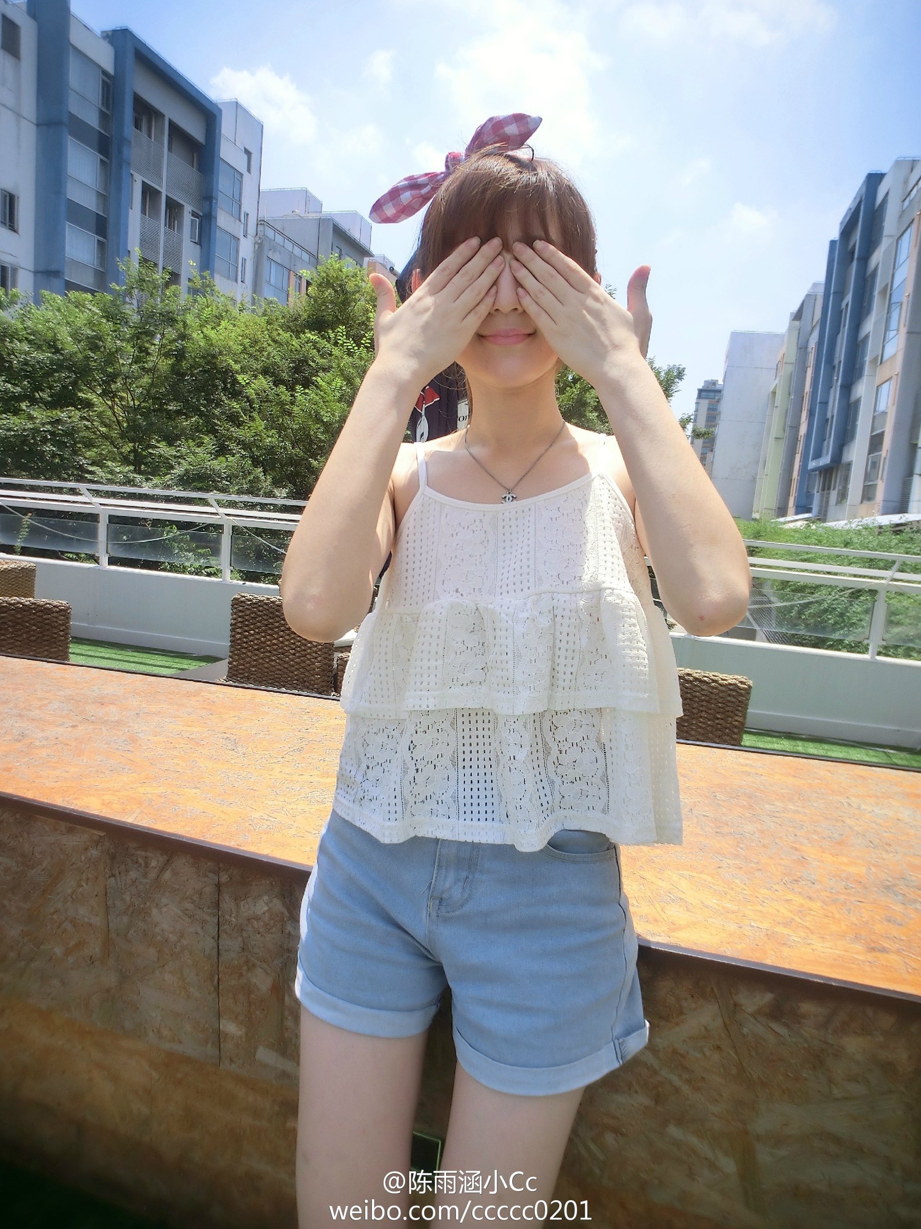 陈雨涵Cc 胸器逼人的美女私房照诱惑写真图
