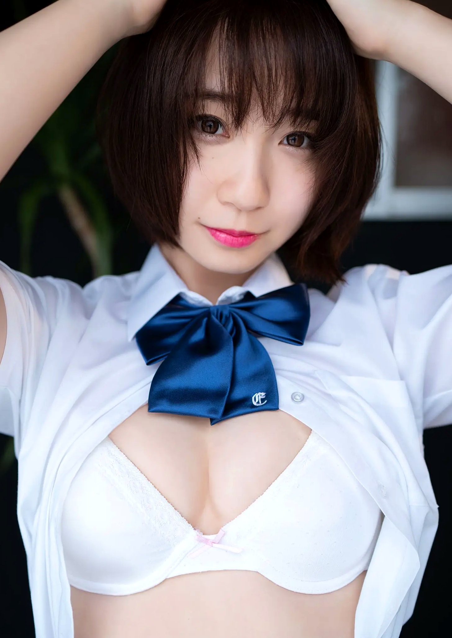 伊織もえ - 制服はちゃんと着なさーい!! 日系校服与兔女郎角色扮演性感写真
