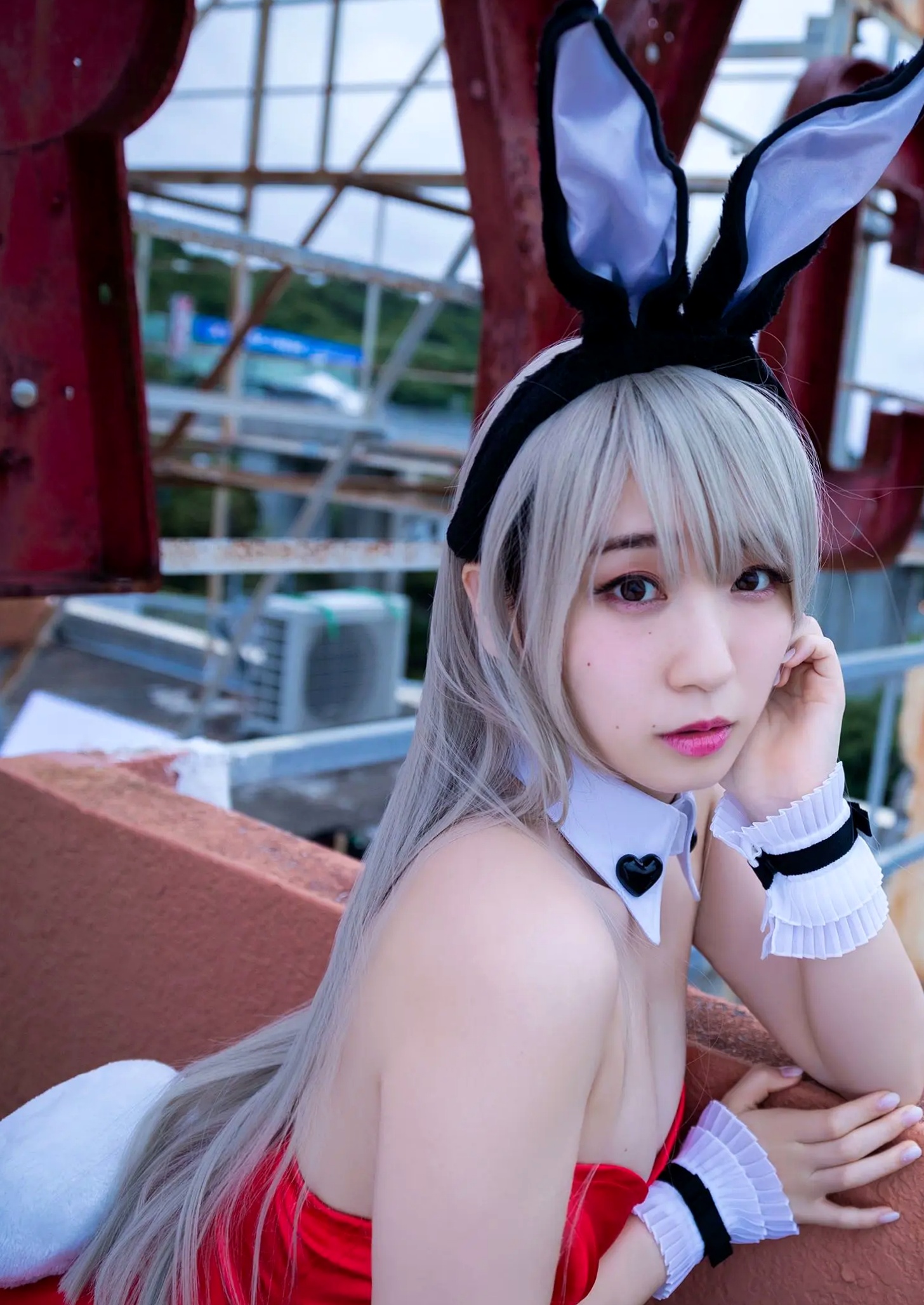 伊織もえ - 制服はちゃんと着なさーい!! 日系校服与兔女郎角色扮演性感写真