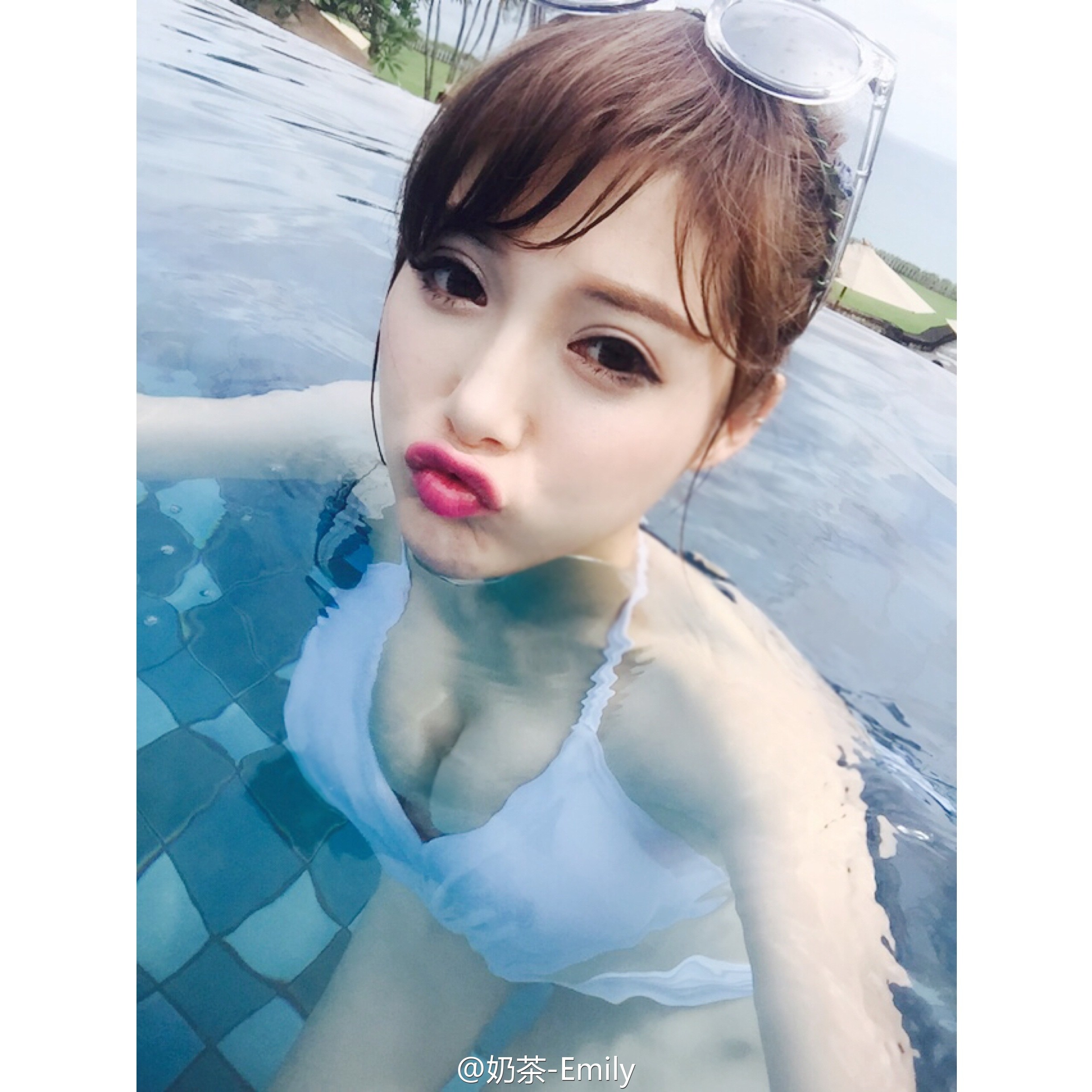 奶茶Emily 甜美正妹私房照诱惑写真图