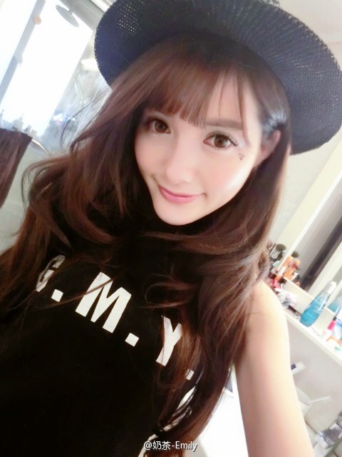 奶茶Emily 甜美正妹私房照诱惑写真图