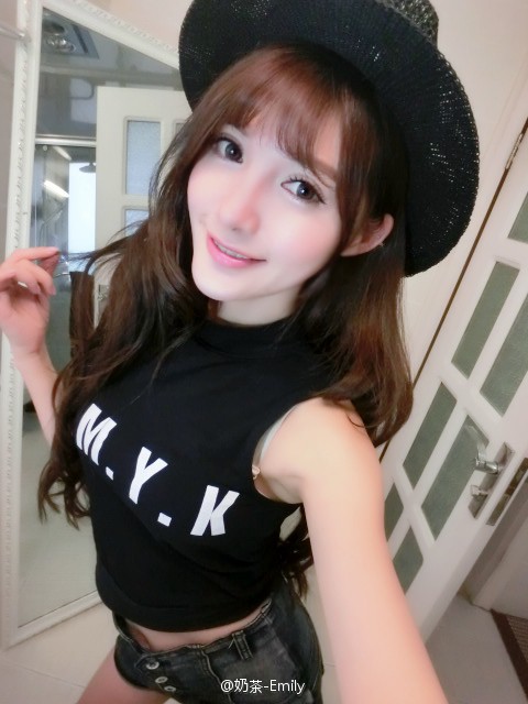 奶茶Emily 甜美正妹私房照诱惑写真图