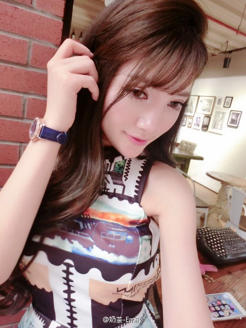 奶茶Emily 甜美正妹私房照诱惑写真图