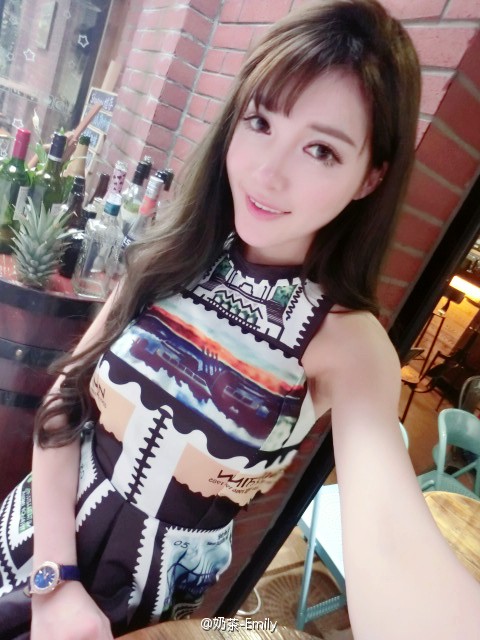 奶茶Emily 甜美正妹私房照诱惑写真图