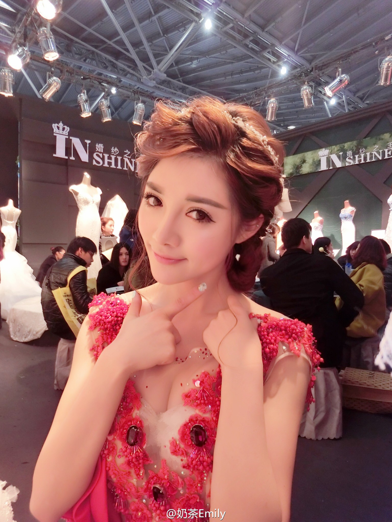 奶茶Emily 甜美正妹私房照诱惑写真图