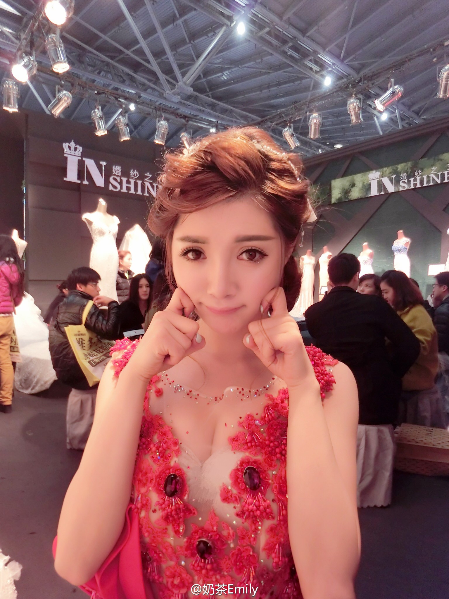 奶茶Emily 甜美正妹私房照诱惑写真图
