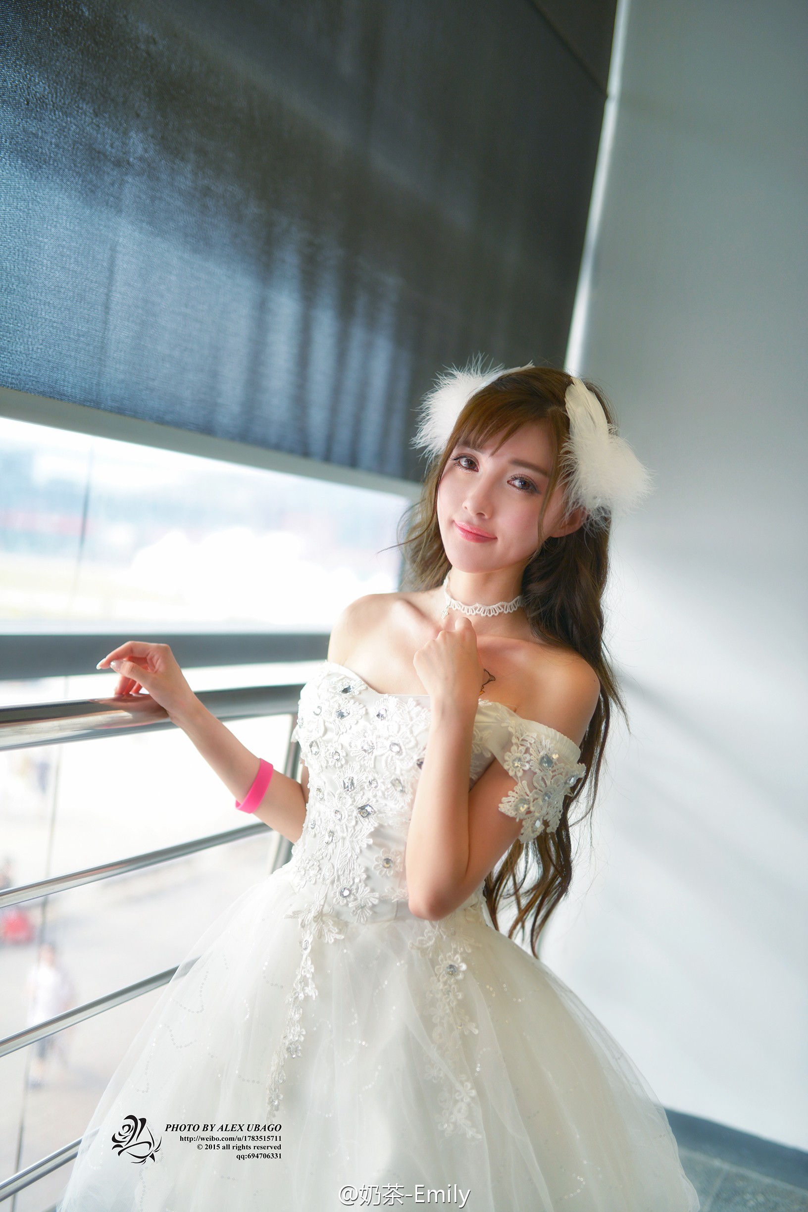 奶茶Emily 清新养眼外拍特辑