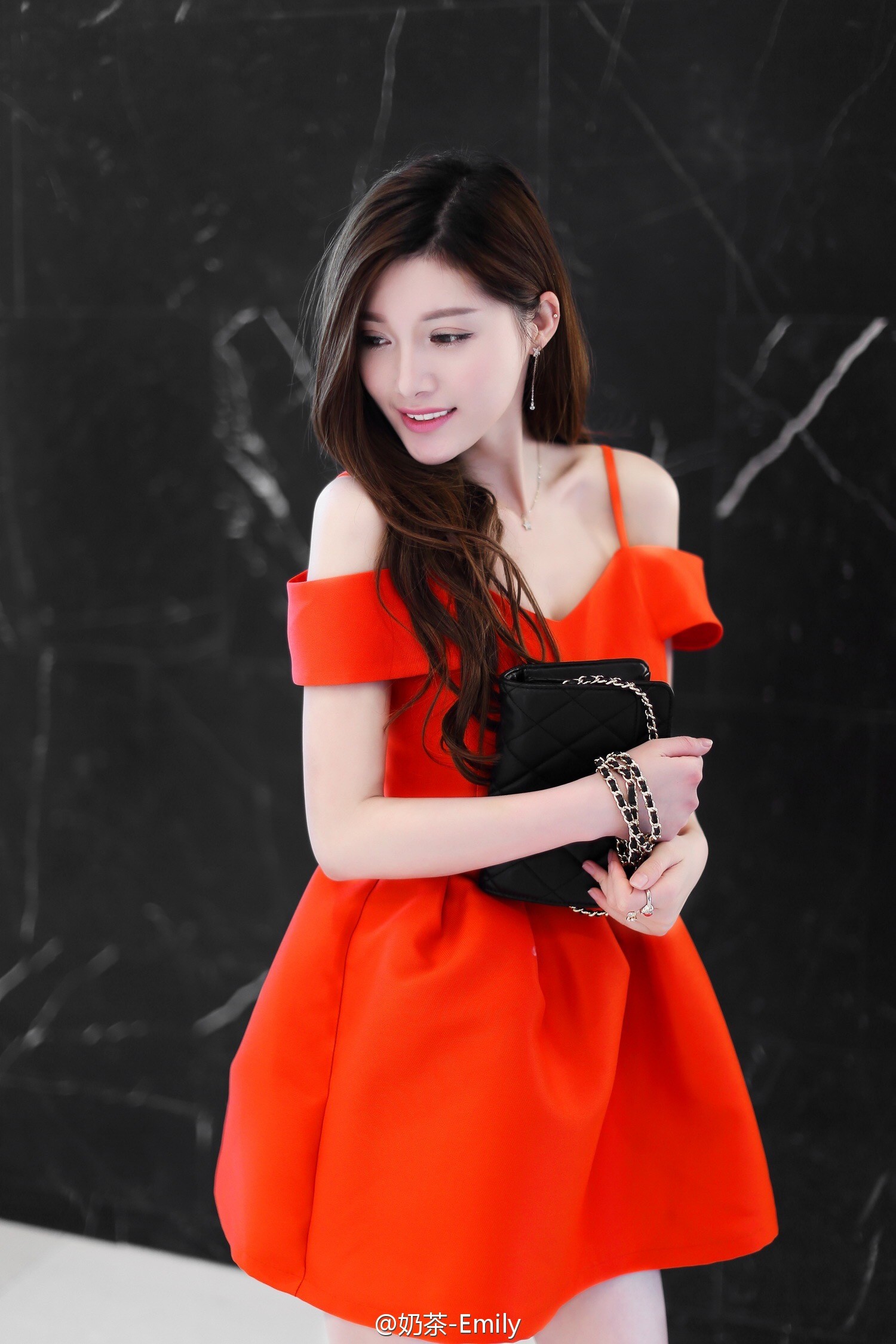 奶茶Emily 清新养眼外拍特辑