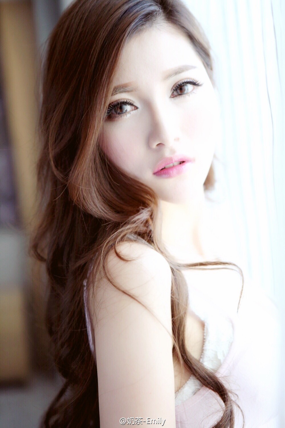 奶茶Emily 清新养眼外拍特辑