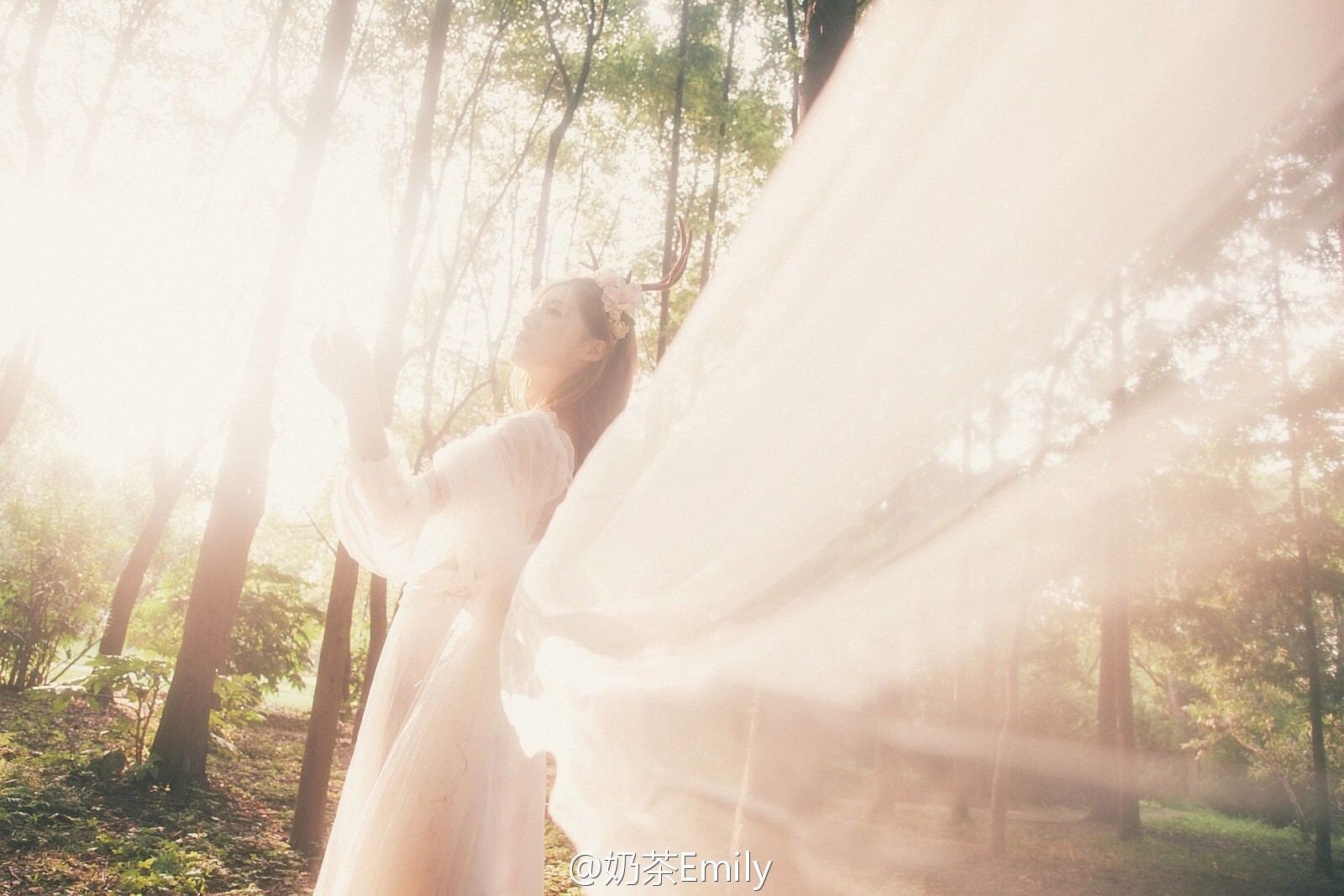 奶茶Emily 清新养眼外拍特辑