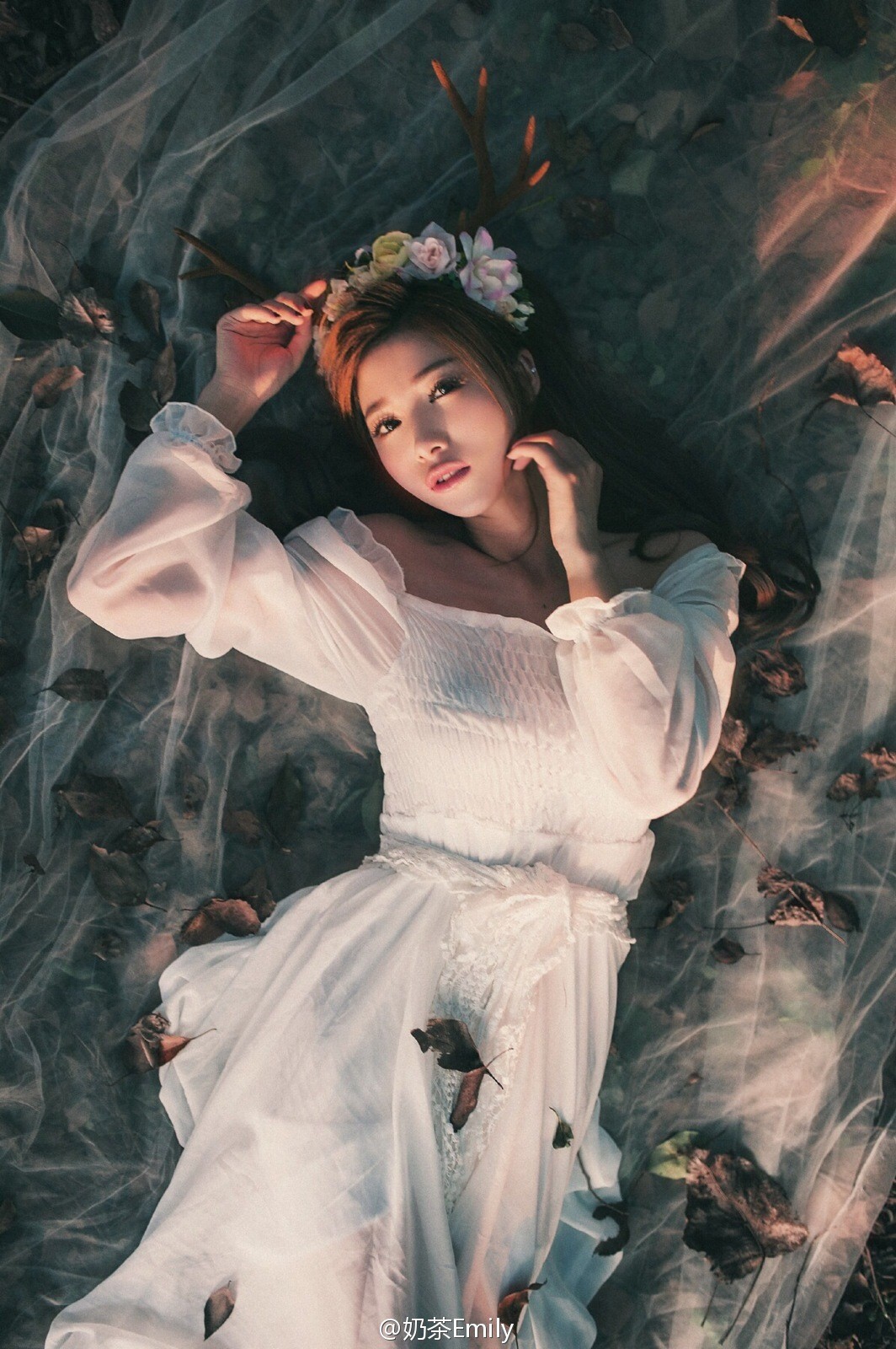 奶茶Emily 清新养眼外拍特辑