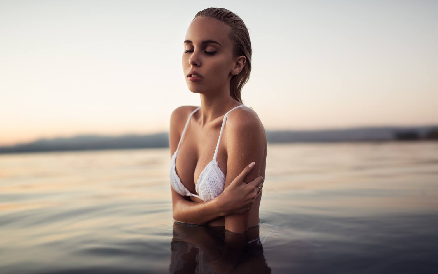Maria Domark 超辣模特女兵比基尼私房照诱惑写真图