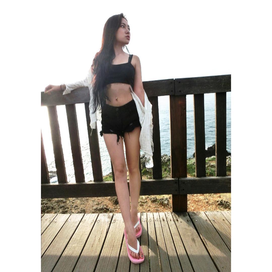 刘思妤 大学神正妹私房照诱惑写真图