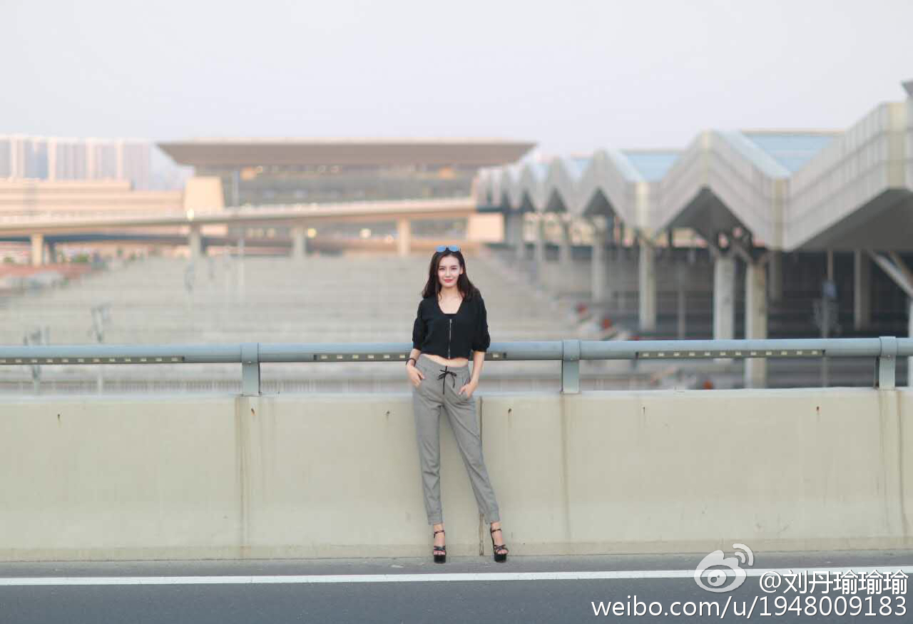 刘丹瑜 养眼御姐儿私房照诱惑写真图