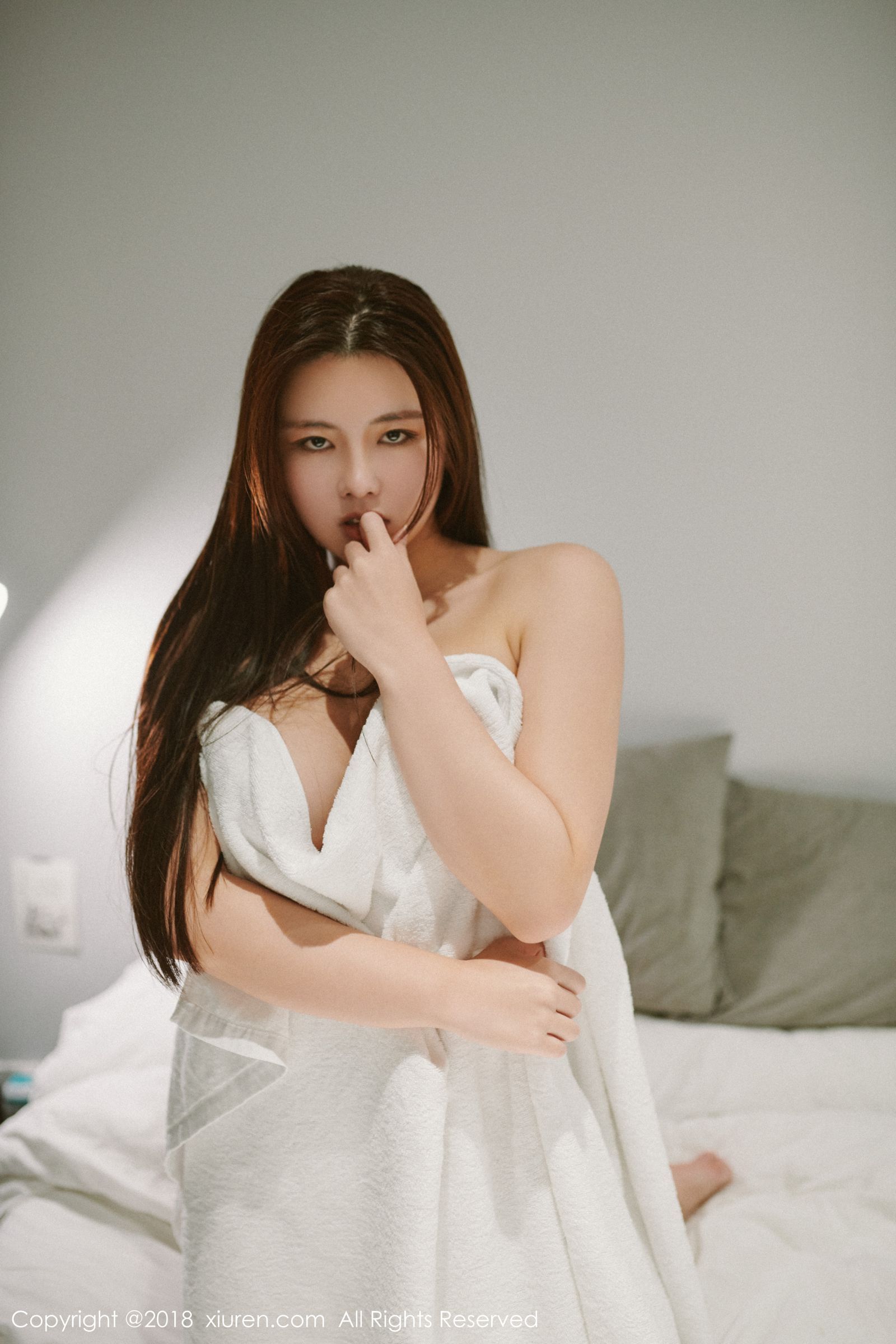娜露Selena私房魅惑 白色睡衣近乎透视