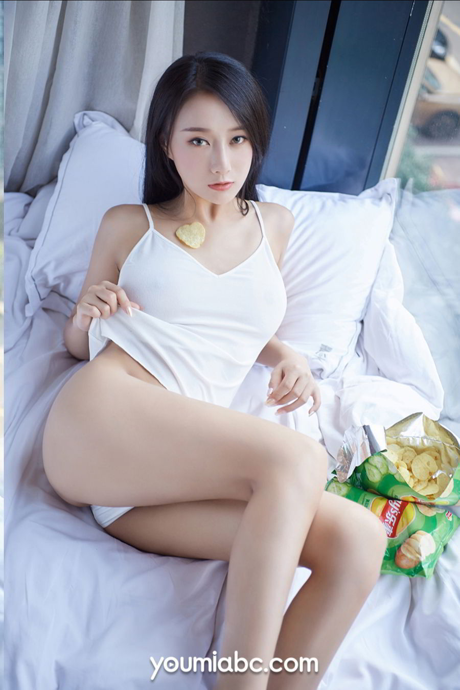 尤蜜Youmi 2019.12.01 何嘉颖 热辣宅女