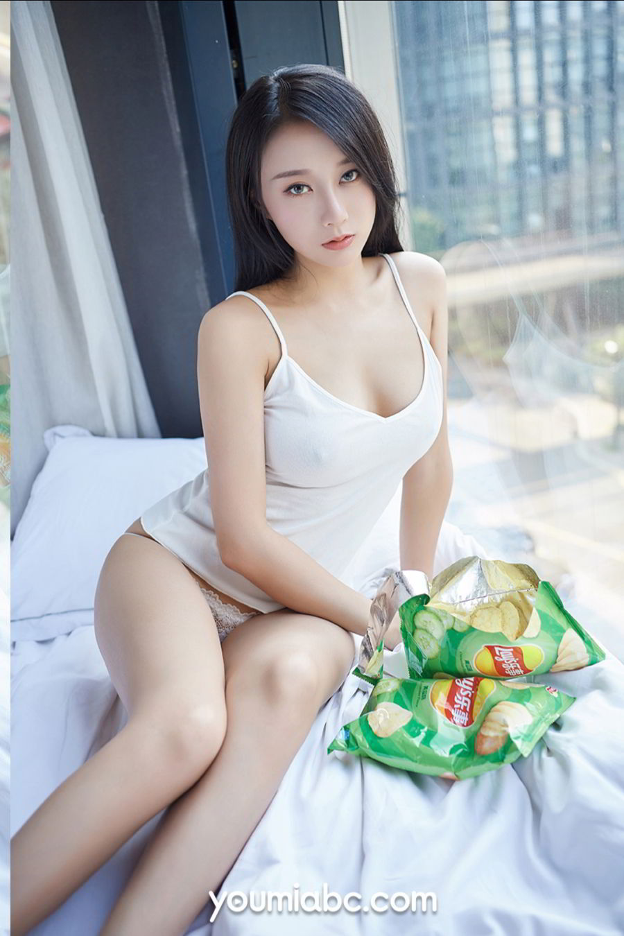 尤蜜Youmi 2019.12.01 何嘉颖 热辣宅女