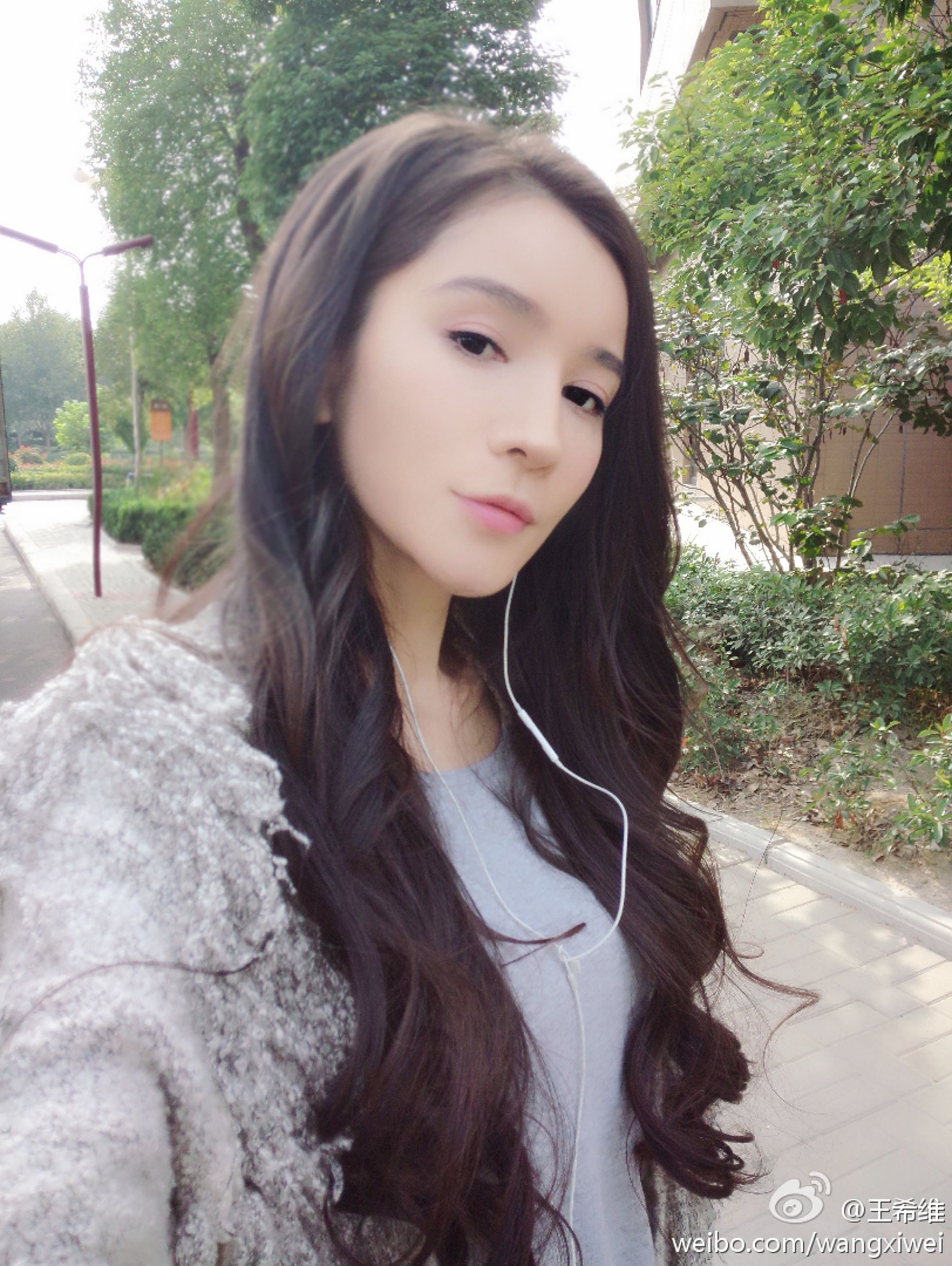 王希维 气质女神私房照诱惑写真图