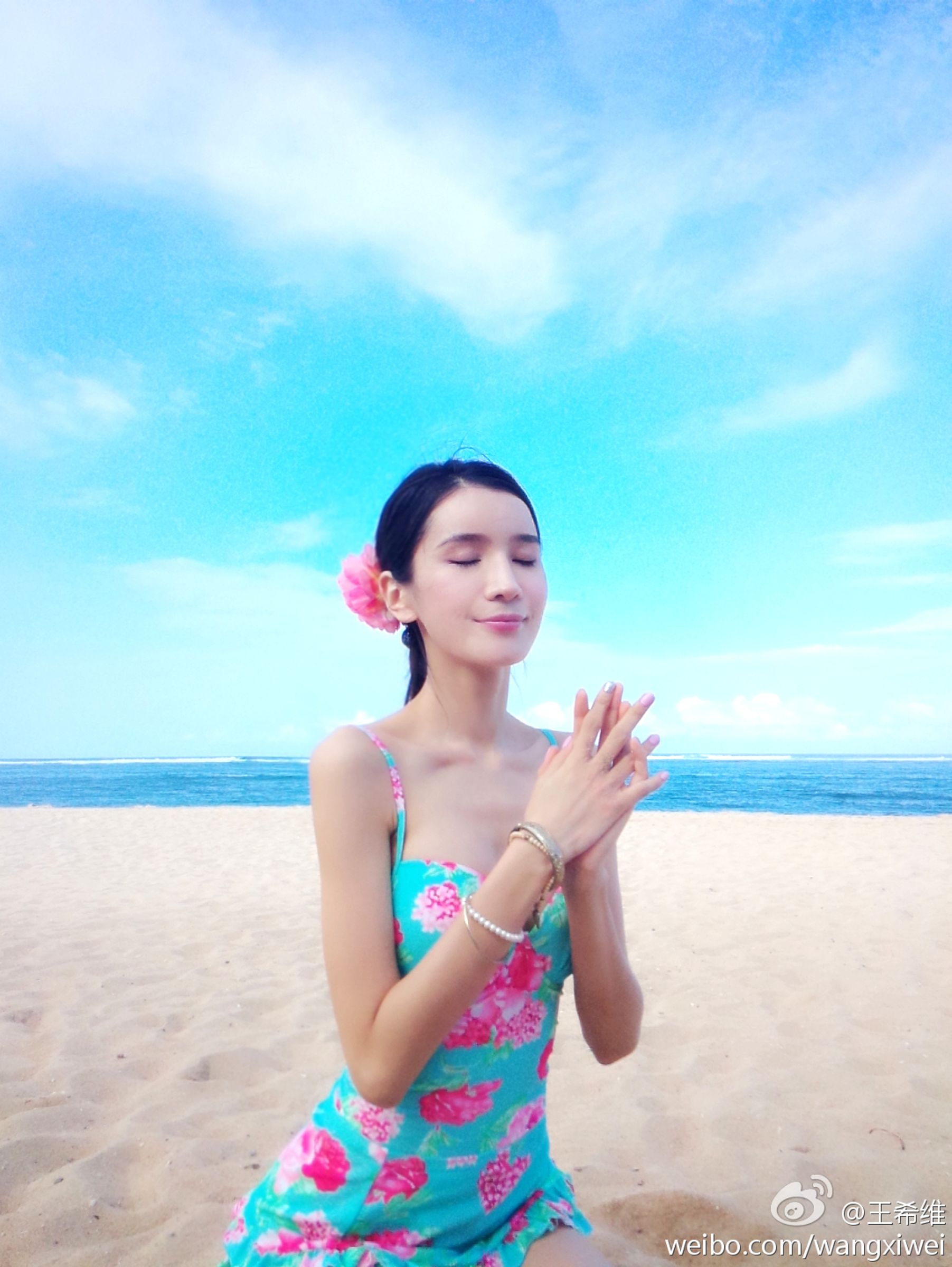 王希维 气质女神私房照诱惑写真图
