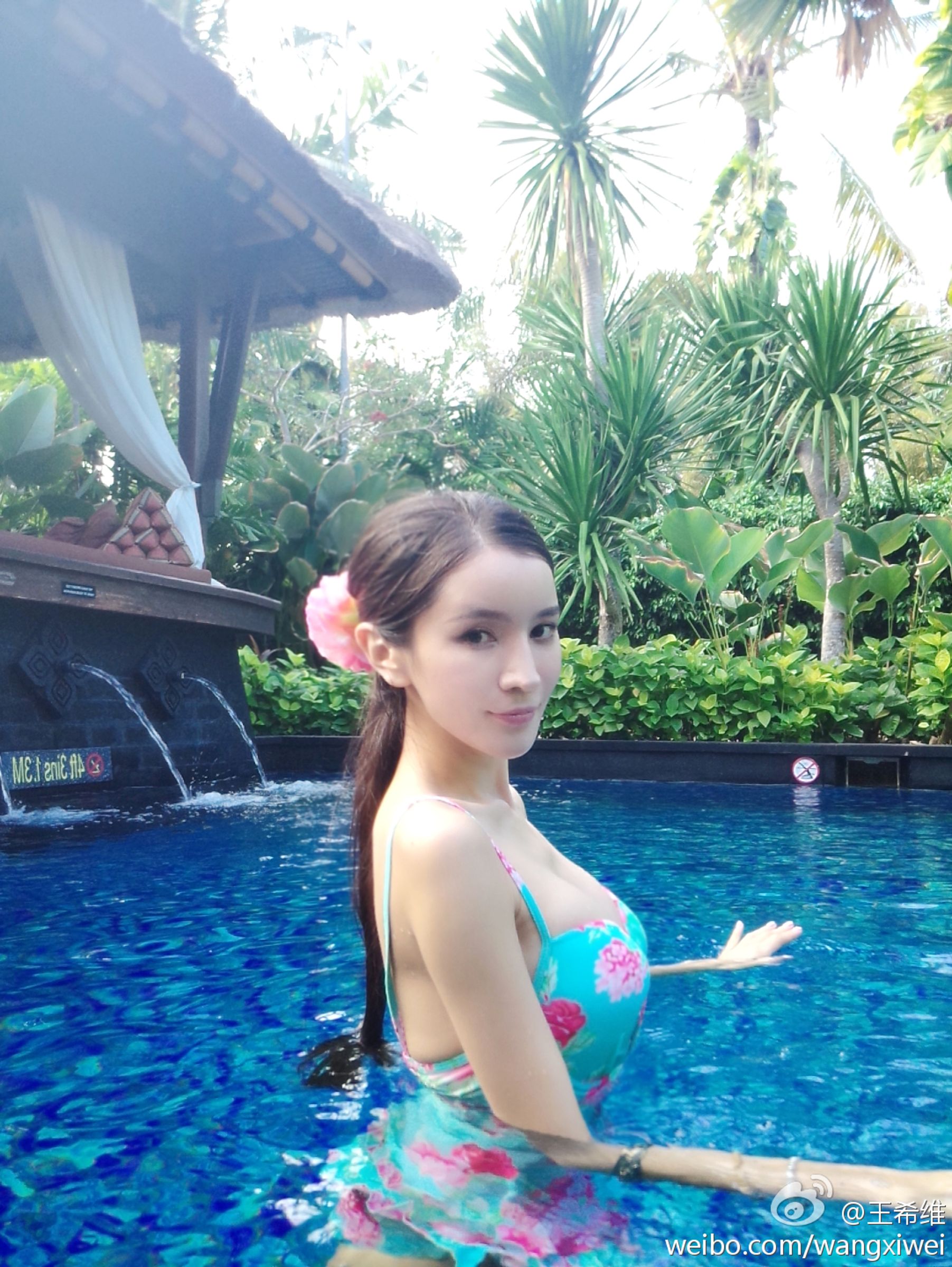 王希维 气质女神私房照诱惑写真图