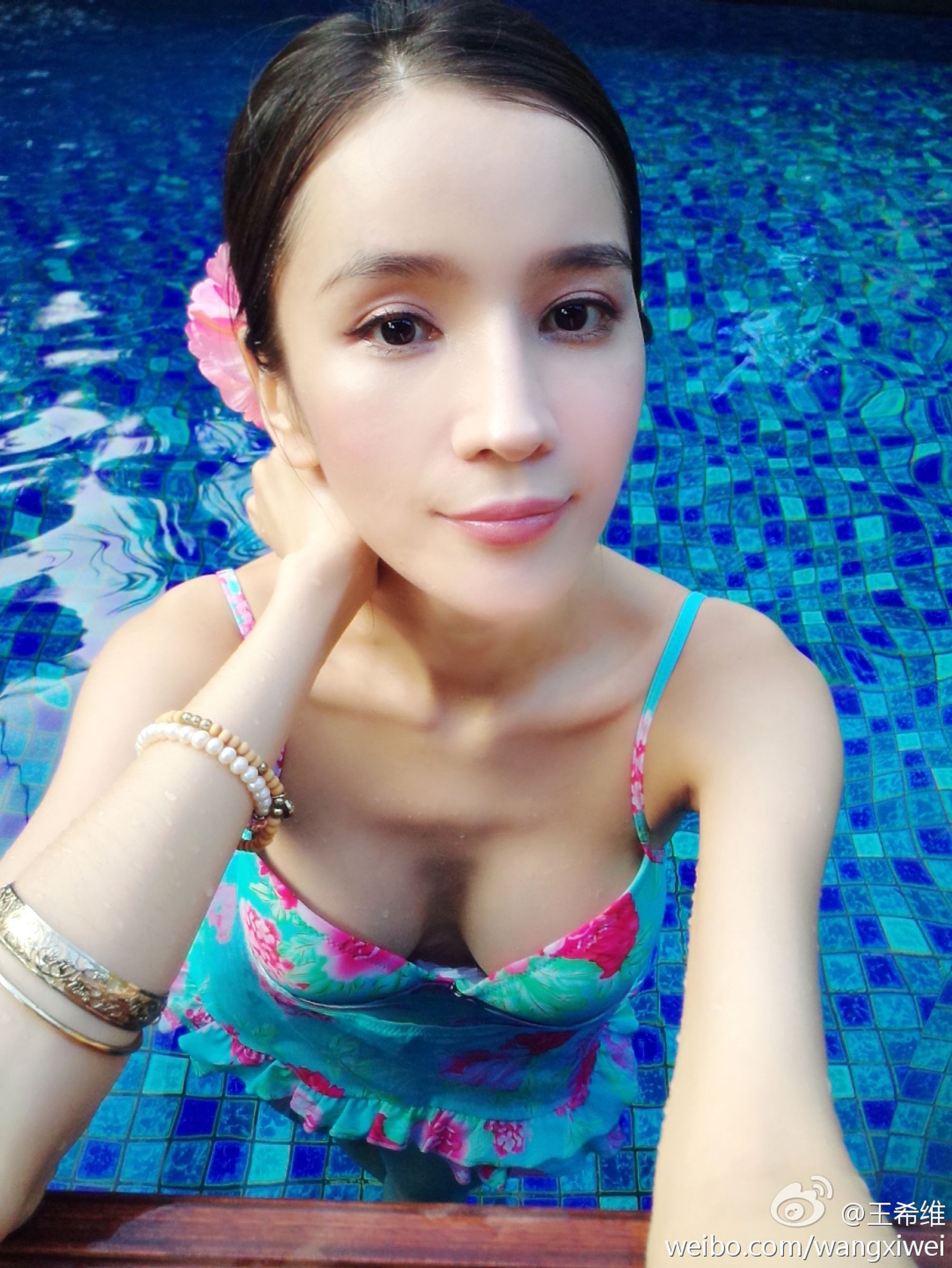 王希维 气质女神私房照诱惑写真图