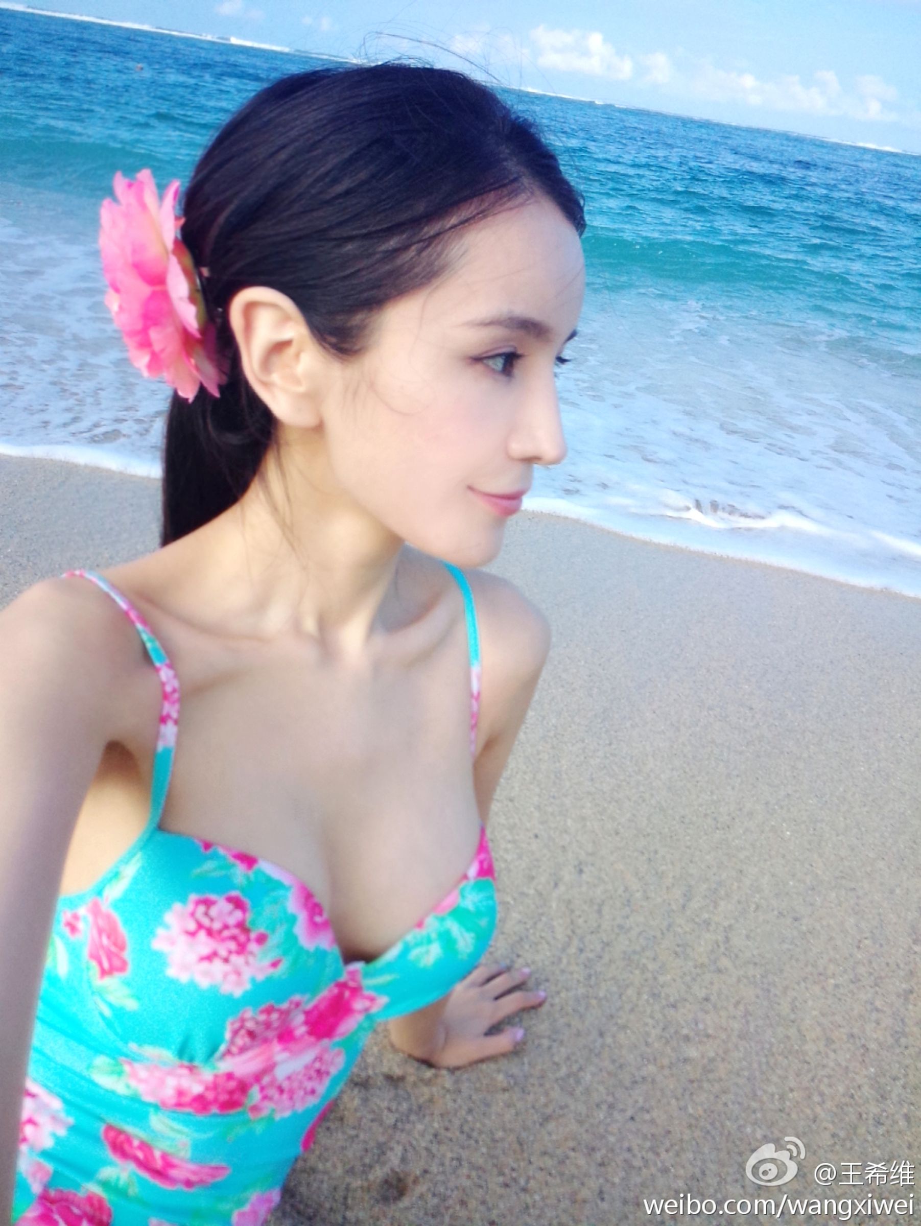 王希维 气质女神私房照诱惑写真图