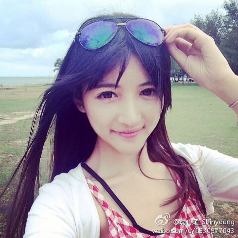 翁心颖Shinyoung 传媒校花灵气私房照诱惑写真图