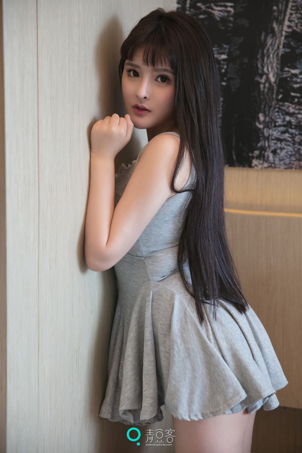 杨漫妮再临青豆客 粗布衣难掩惹火身材