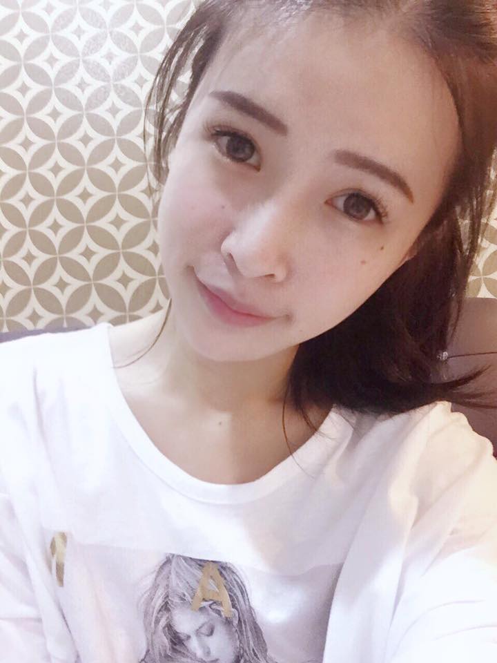 Vina Li 护理系正妹私房照诱惑写真图