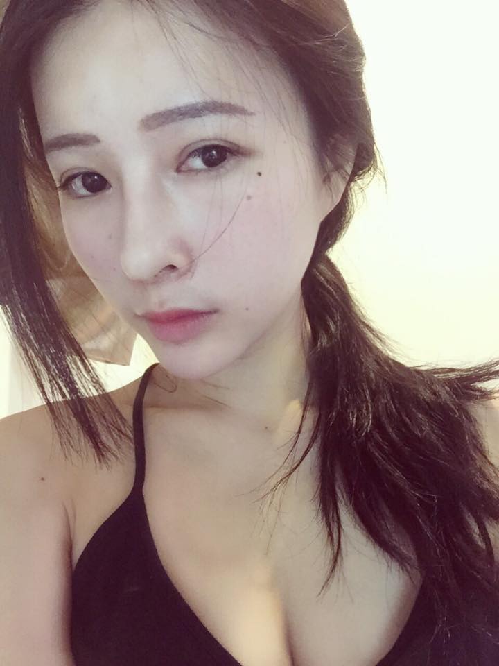 Vina Li 护理系正妹私房照诱惑写真图