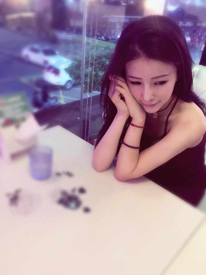 Vina Li 护理系正妹私房照诱惑写真图