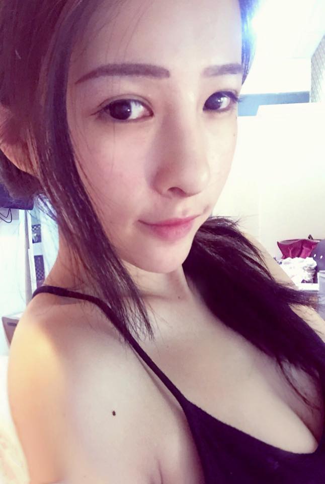Vina Li 护理系正妹私房照诱惑写真图