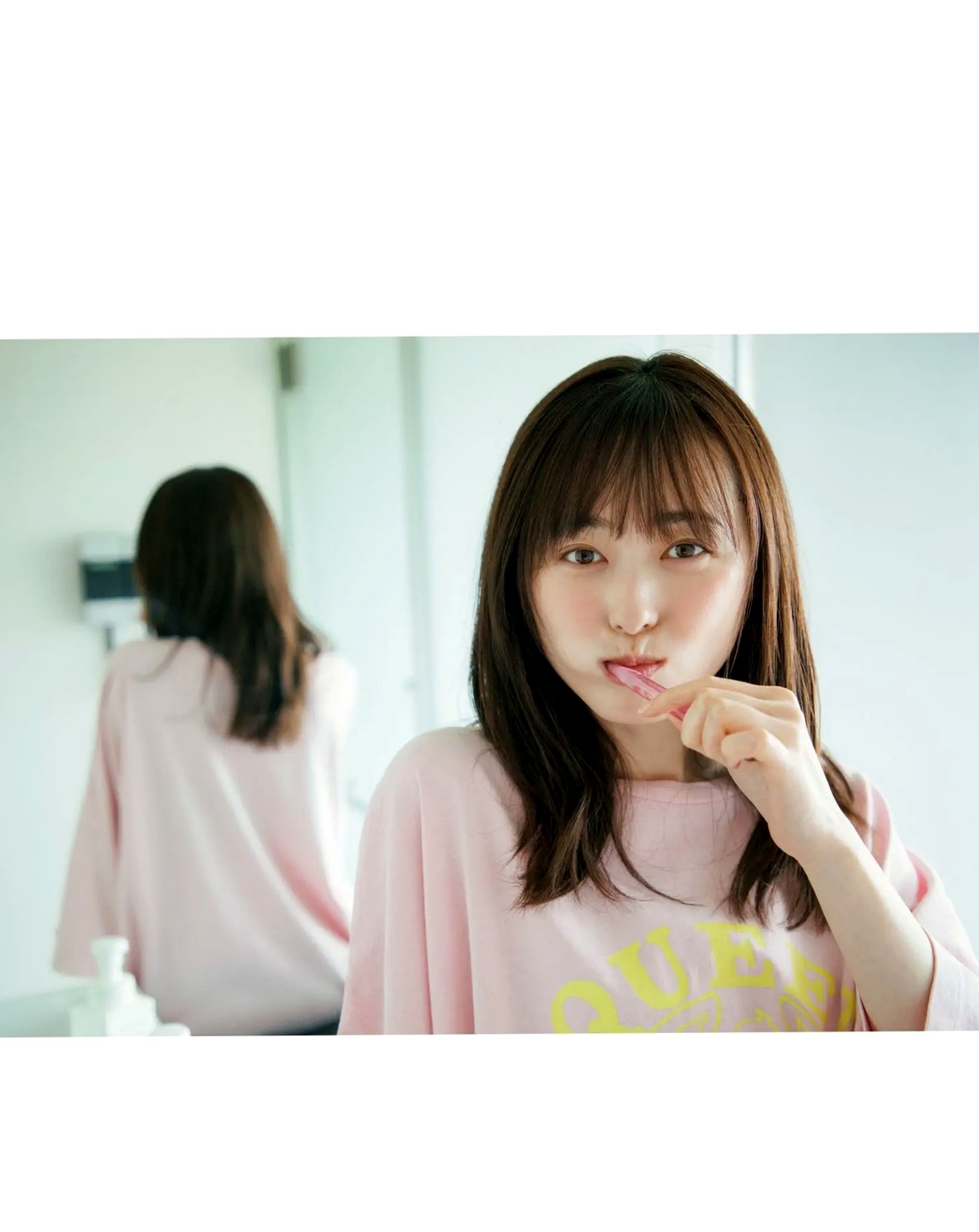 福原遥《gift》写真:日系清新治愈系户外草地泳池美照