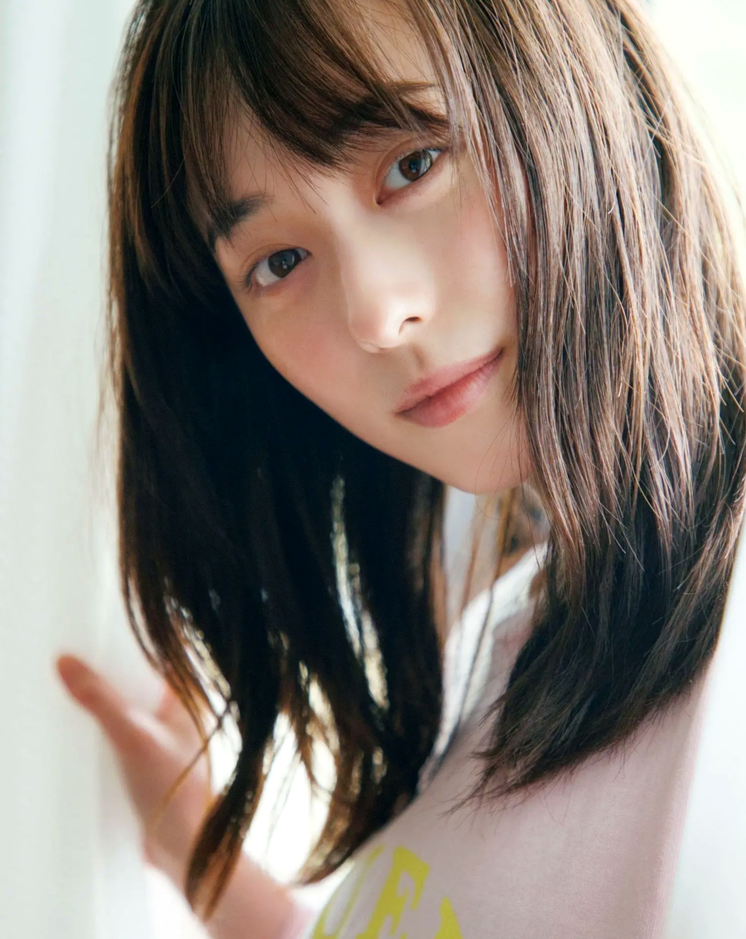 福原遥《gift》写真:日系清新治愈系户外草地泳池美照