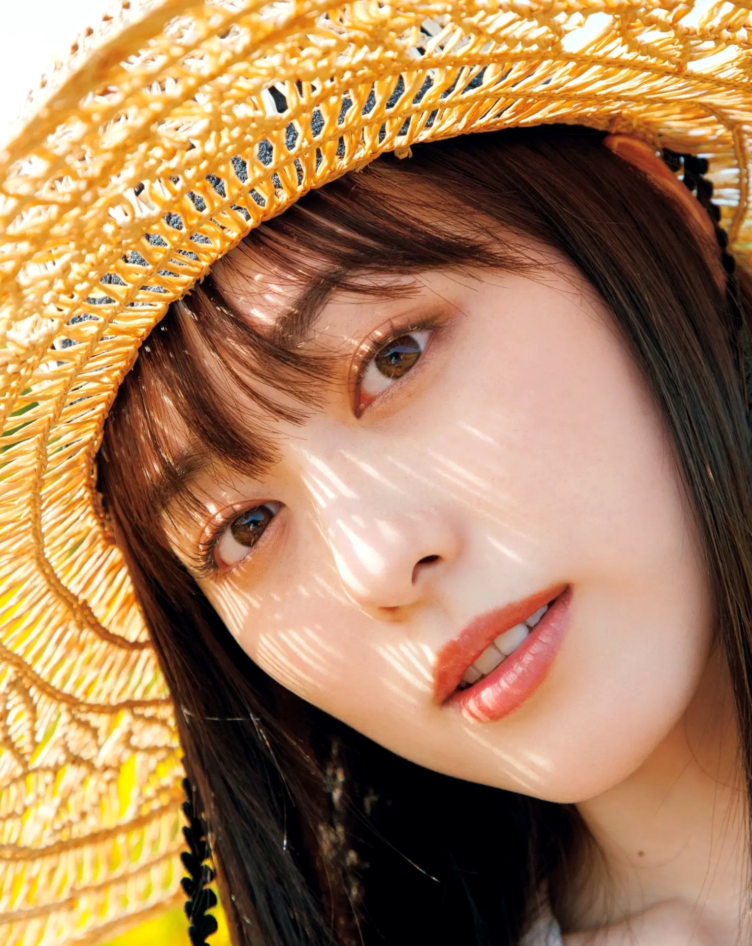 福原遥《gift》写真:日系清新治愈系户外草地泳池美照