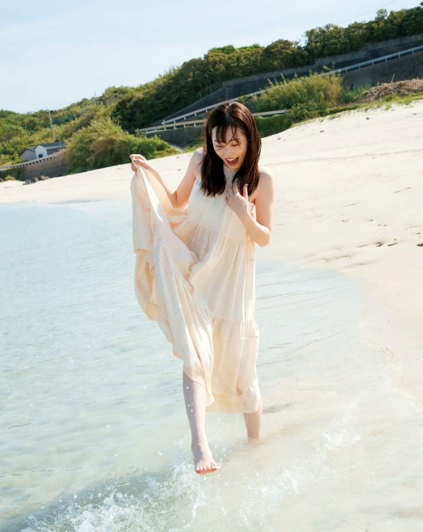 福原遥《gift》写真:日系清新治愈系户外草地泳池美照