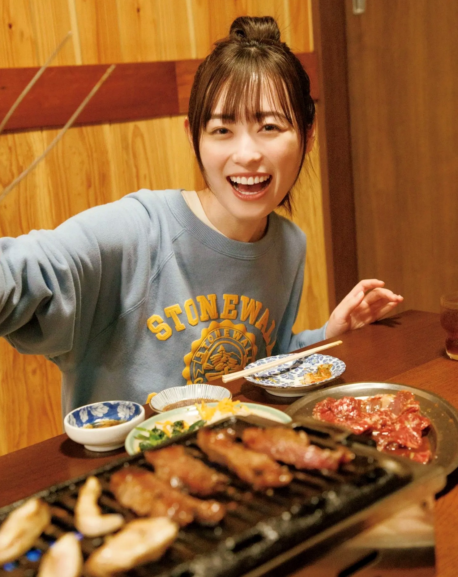福原遥《gift》写真:日系清新治愈系户外草地泳池美照
