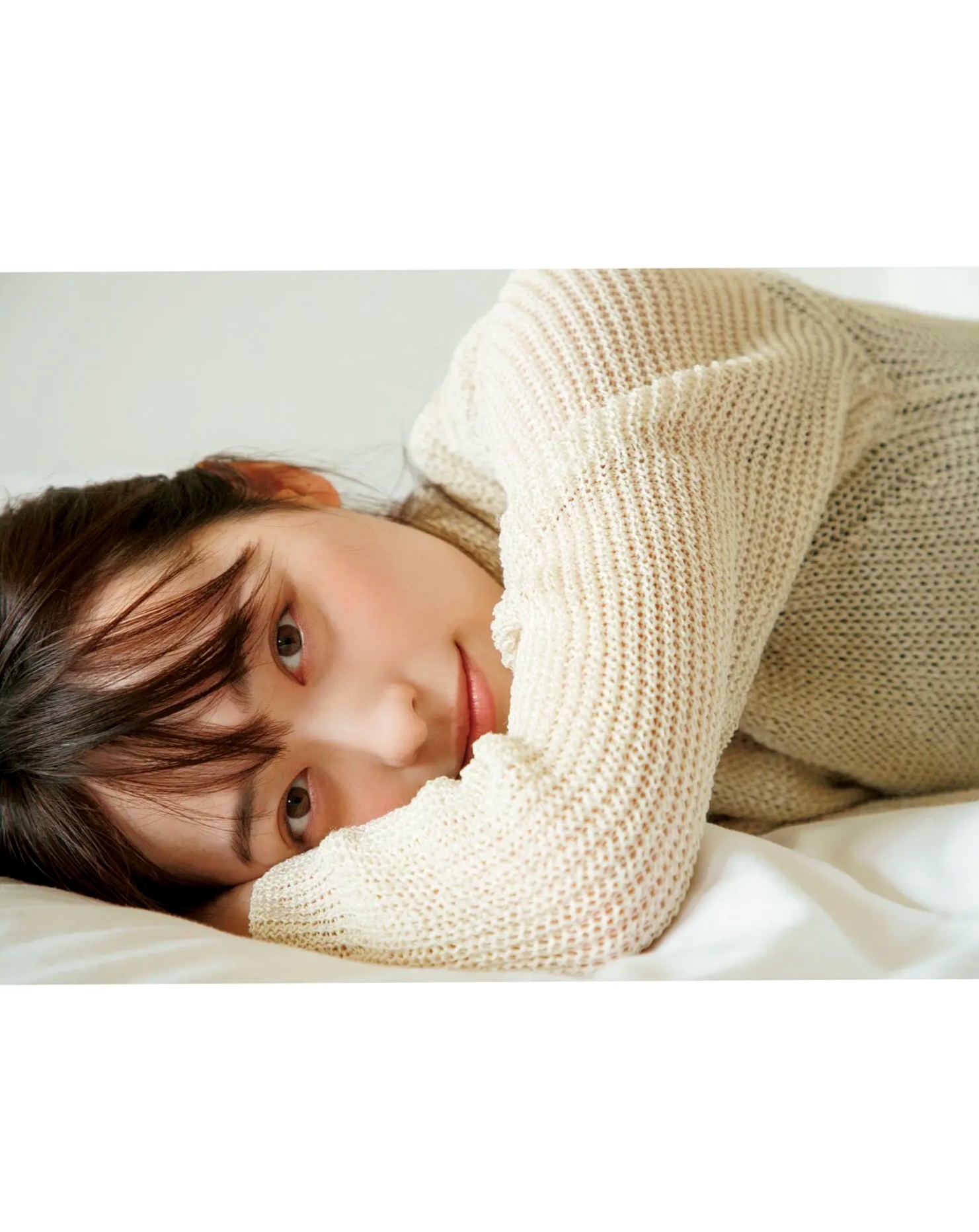 福原遥《gift》写真:日系清新治愈系户外草地泳池美照