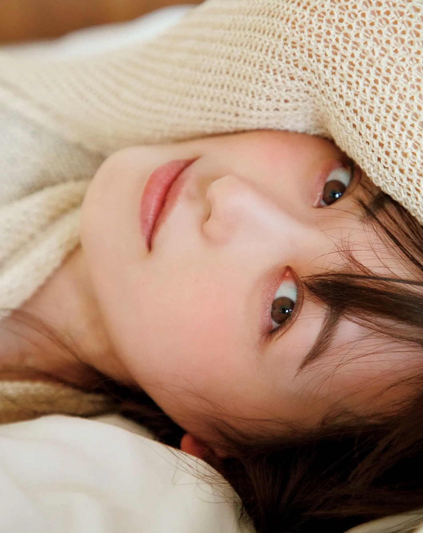 福原遥《gift》写真:日系清新治愈系户外草地泳池美照